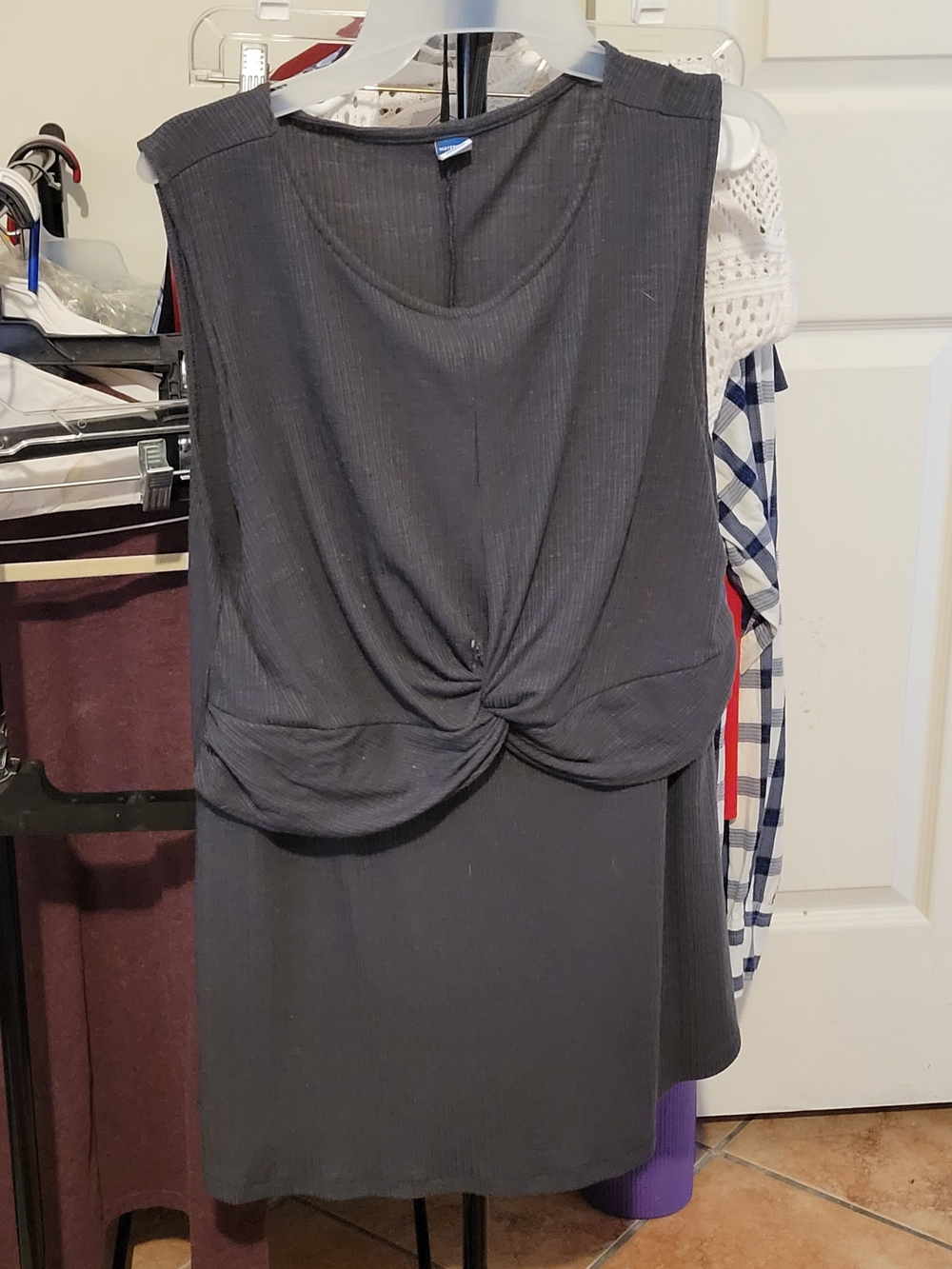 Old Navy Maternity Grey Sleeveless Nursing Top Size L